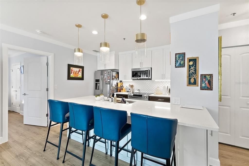 На продажу: $390,000 (2 спален, 2 ванн, 1020 Квадратных фут)