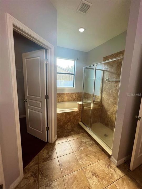 出租: $2,000 (4 贝兹, 2 浴室, 1692 平方英尺)