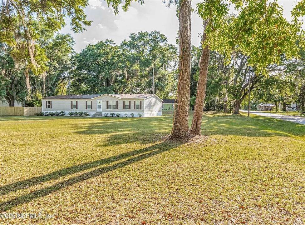 Recently Sold: $238,500 (5 beds, 3 baths, 2016 Square Feet)