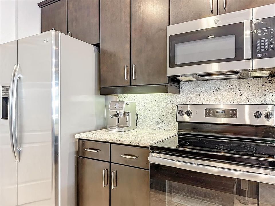 For Sale: $439,000 (3 beds, 2 baths, 1893 Square Feet)