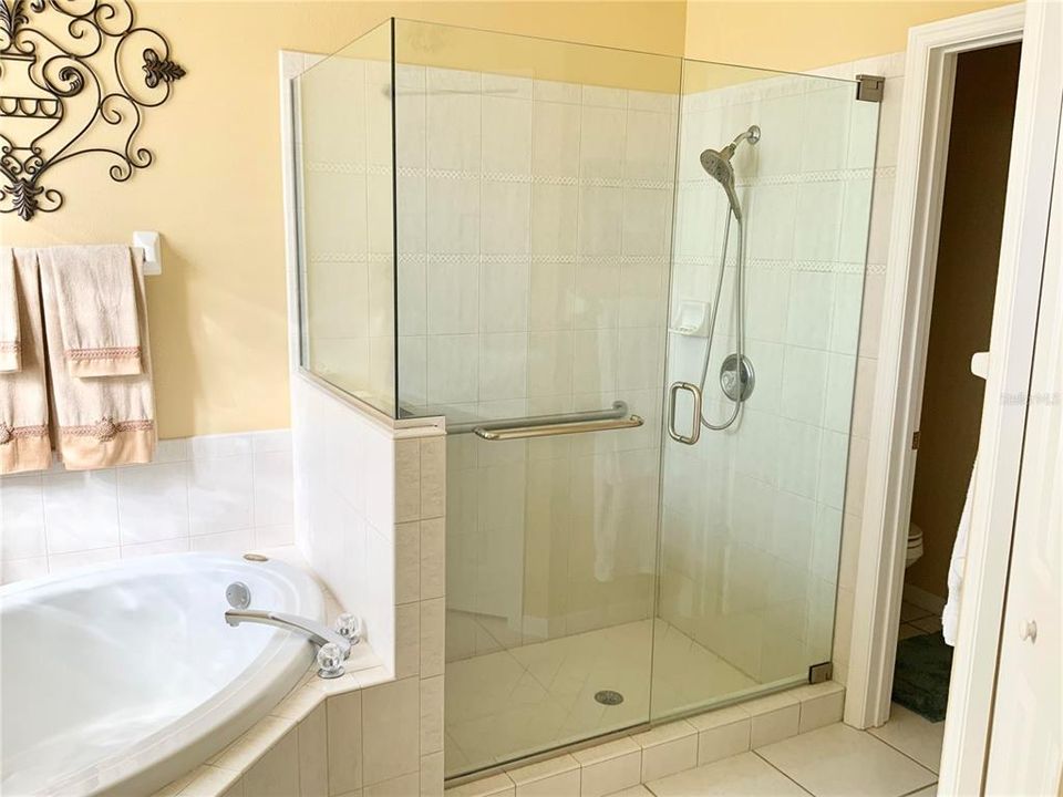 En Venta: $399,000 (2 camas, 2 baños, 1697 Pies cuadrados)