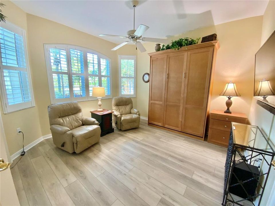 En Venta: $399,000 (2 camas, 2 baños, 1697 Pies cuadrados)