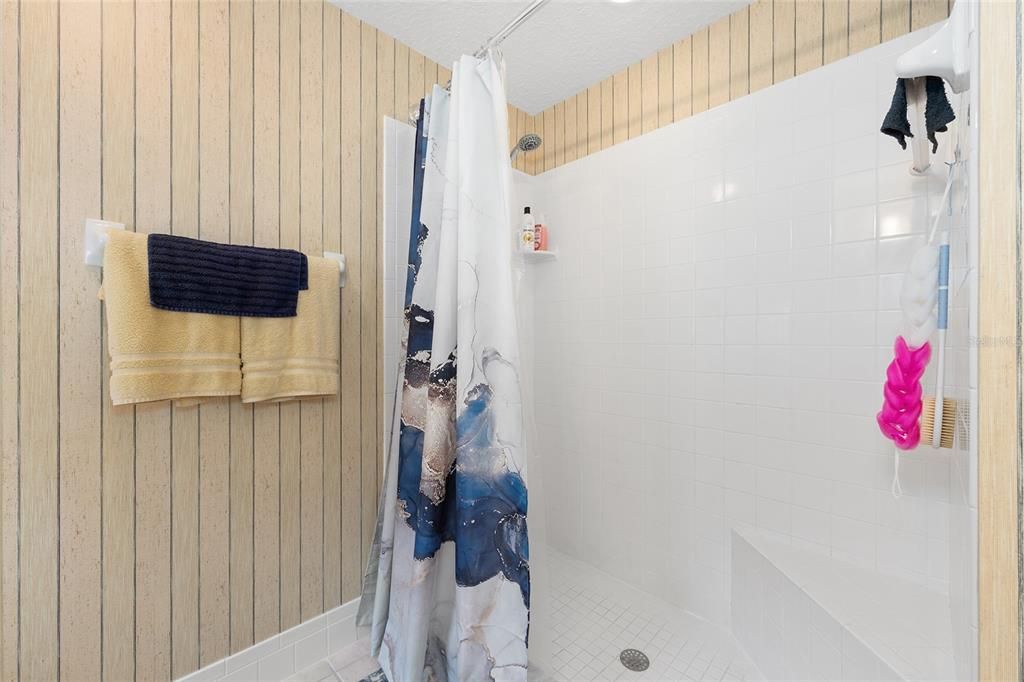 待售: $252,500 (2 贝兹, 2 浴室, 1637 平方英尺)