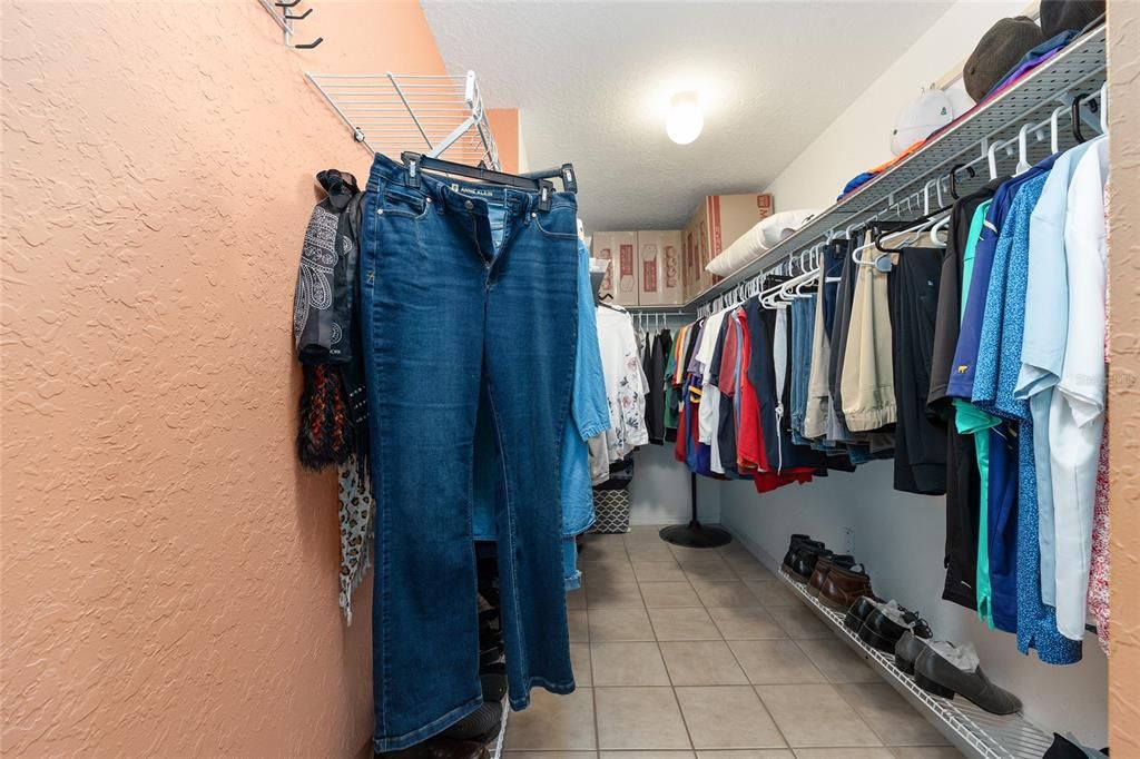 待售: $252,500 (2 贝兹, 2 浴室, 1637 平方英尺)