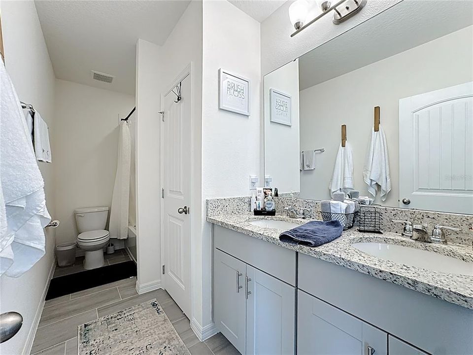 На продажу: $550,000 (4 спален, 3 ванн, 2292 Квадратных фут)