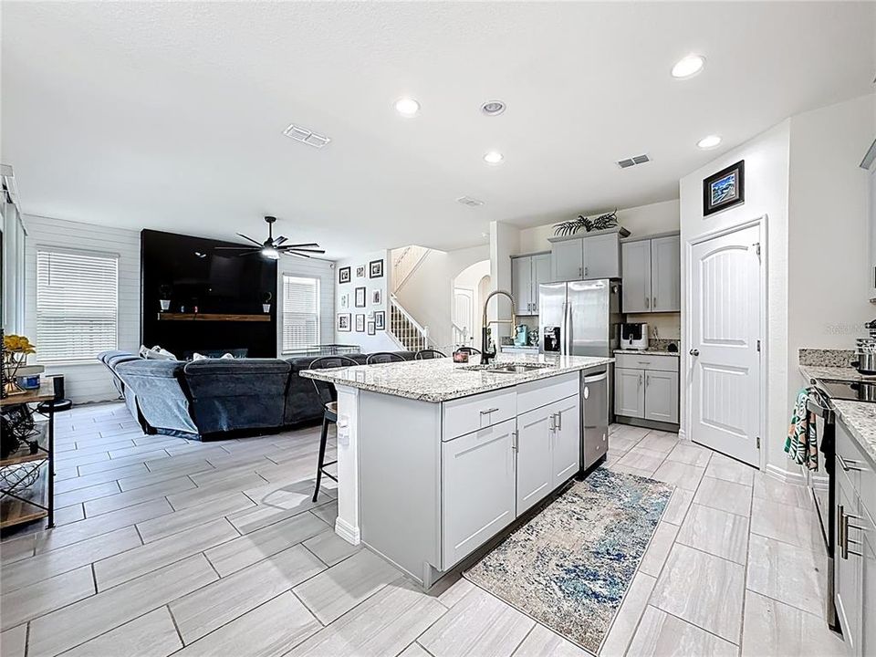 На продажу: $550,000 (4 спален, 3 ванн, 2292 Квадратных фут)