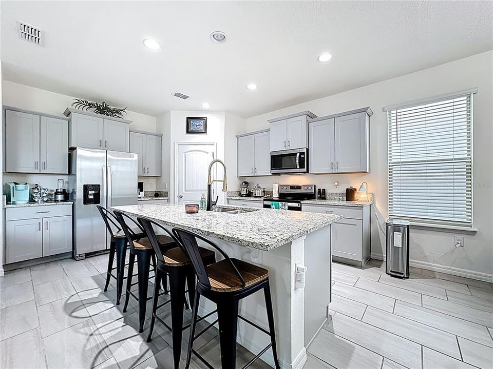 На продажу: $550,000 (4 спален, 3 ванн, 2292 Квадратных фут)