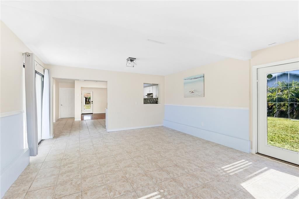 На продажу: $440,000 (3 спален, 2 ванн, 1642 Квадратных фут)