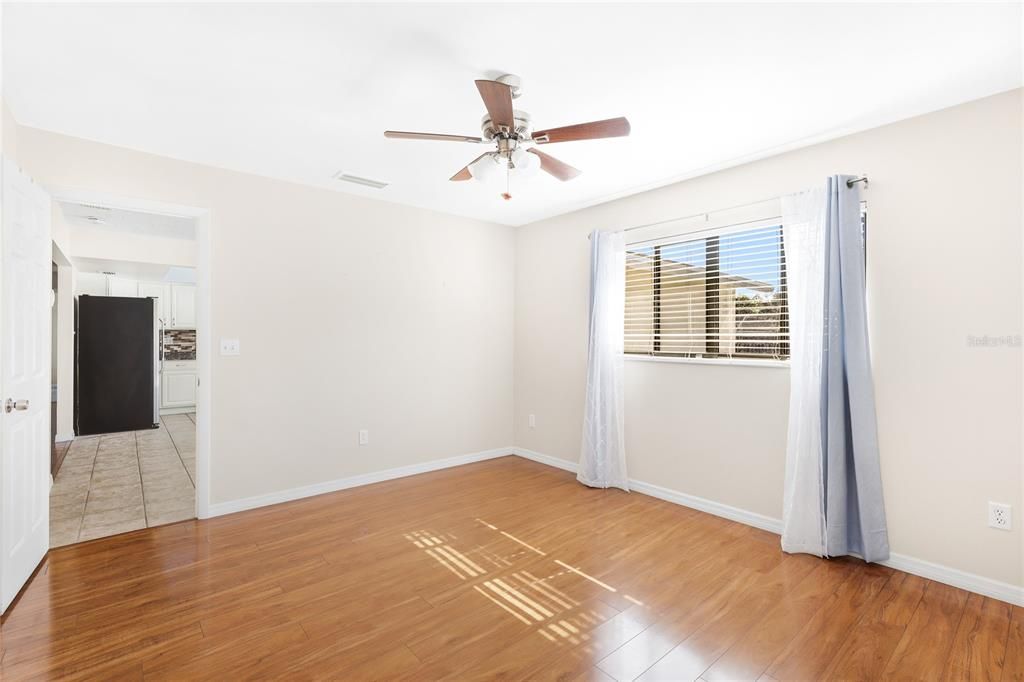 На продажу: $440,000 (3 спален, 2 ванн, 1642 Квадратных фут)