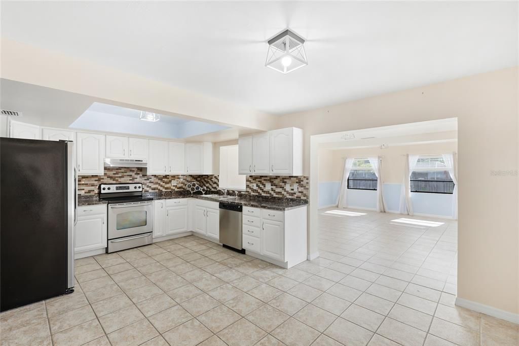 На продажу: $440,000 (3 спален, 2 ванн, 1642 Квадратных фут)