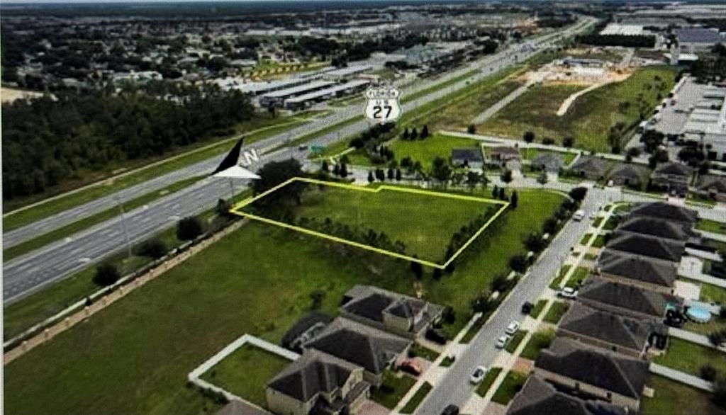 На продажу: $1,295,000 (0.94 acres)