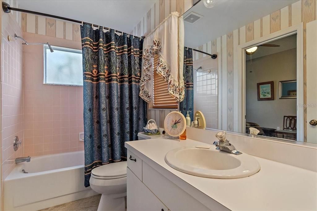 На продажу: $460,000 (3 спален, 2 ванн, 1828 Квадратных фут)