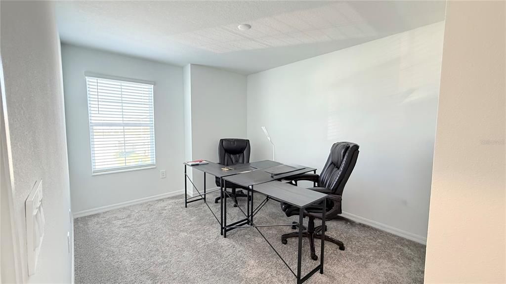 В аренду: $2,399 (4 спален, 2 ванн, 1933 Квадратных фут)