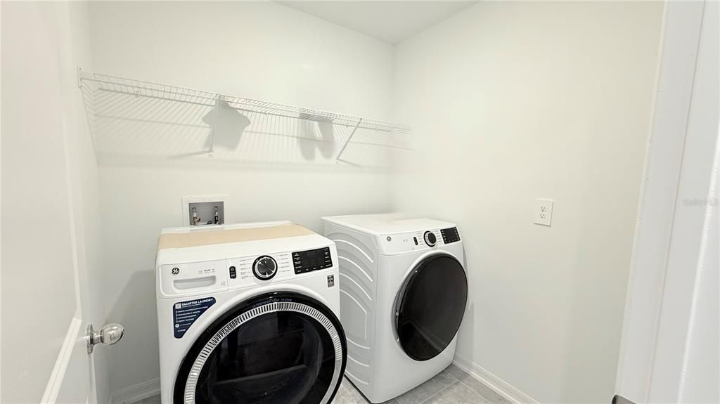 В аренду: $2,399 (4 спален, 2 ванн, 1933 Квадратных фут)