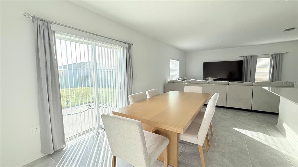 В аренду: $2,399 (4 спален, 2 ванн, 1933 Квадратных фут)