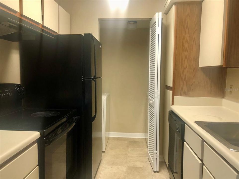 На продажу: $135,000 (2 спален, 2 ванн, 836 Квадратных фут)