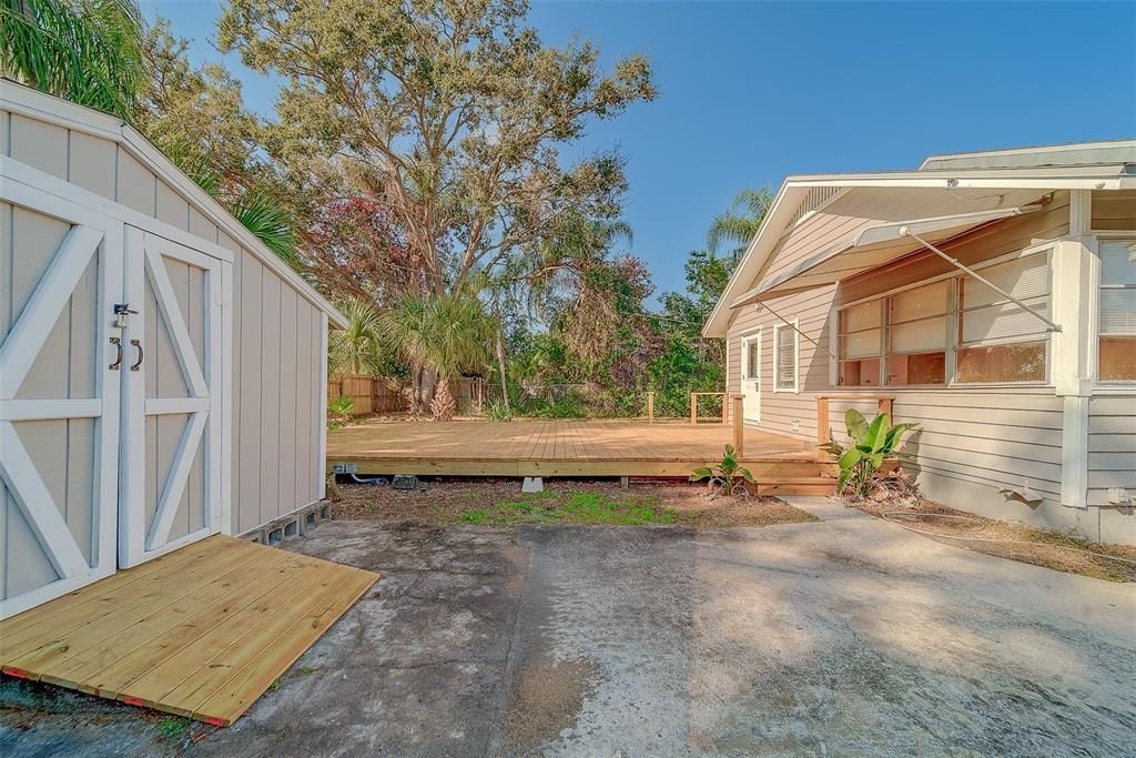 For Rent: $2,350 (2 beds, 1 baths, 1136 Square Feet)