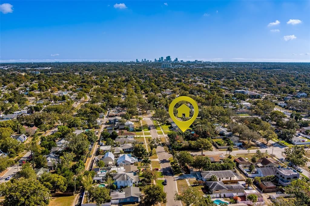 For Rent: $2,350 (2 beds, 1 baths, 1136 Square Feet)