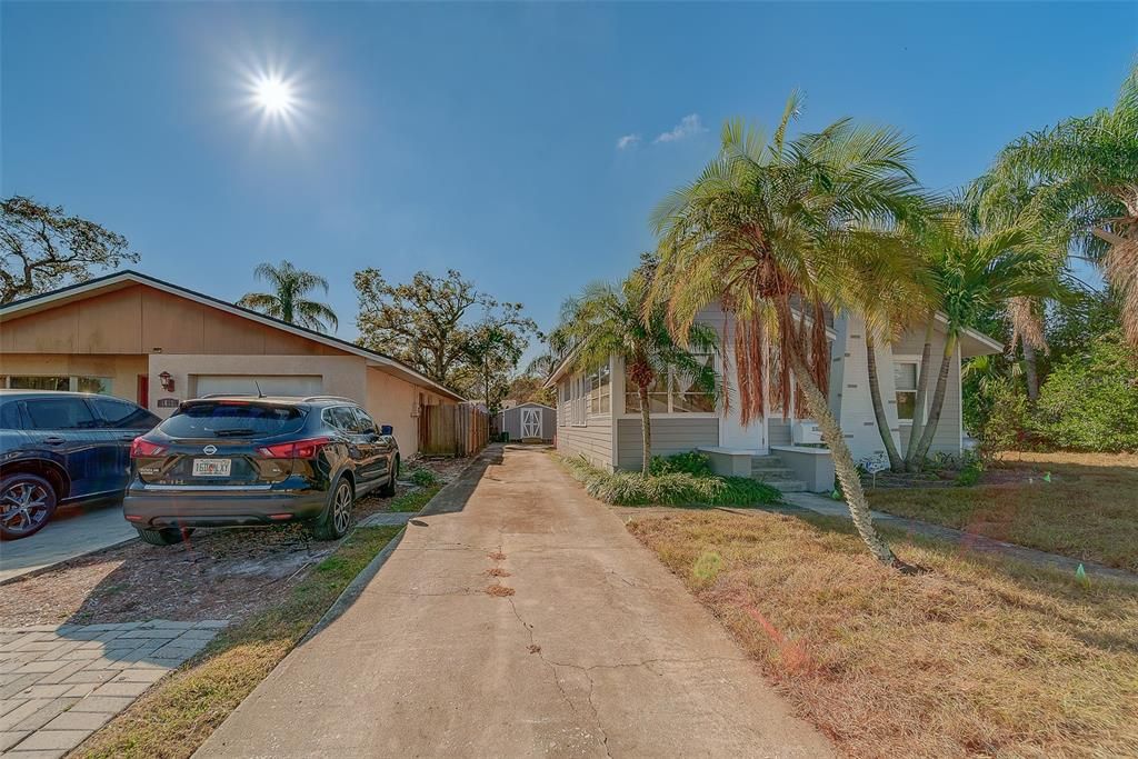 For Rent: $2,350 (2 beds, 1 baths, 1136 Square Feet)