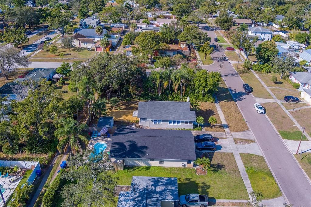 For Rent: $2,350 (2 beds, 1 baths, 1136 Square Feet)