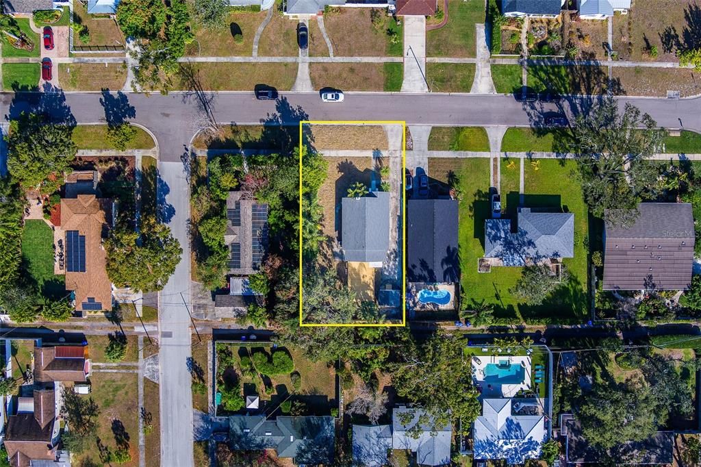 For Rent: $2,350 (2 beds, 1 baths, 1136 Square Feet)