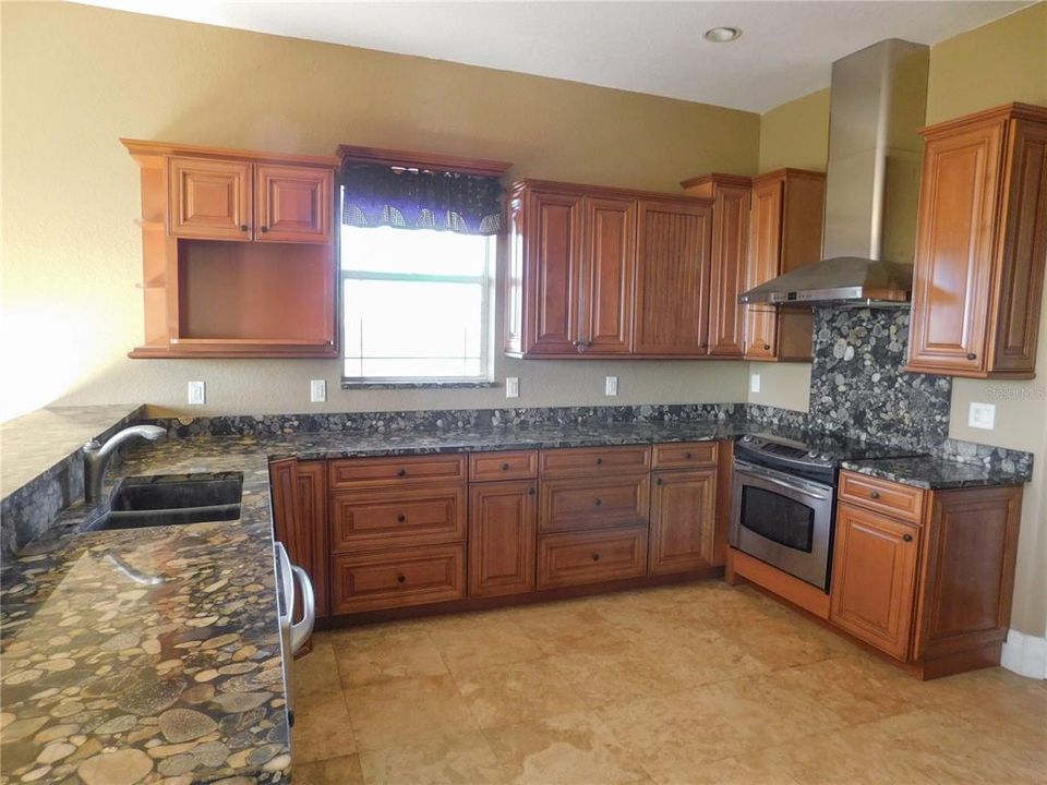 На продажу: $559,900 (4 спален, 3 ванн, 2691 Квадратных фут)