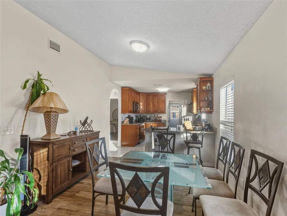 En Venta: $415,000 (3 camas, 2 baños, 1416 Pies cuadrados)