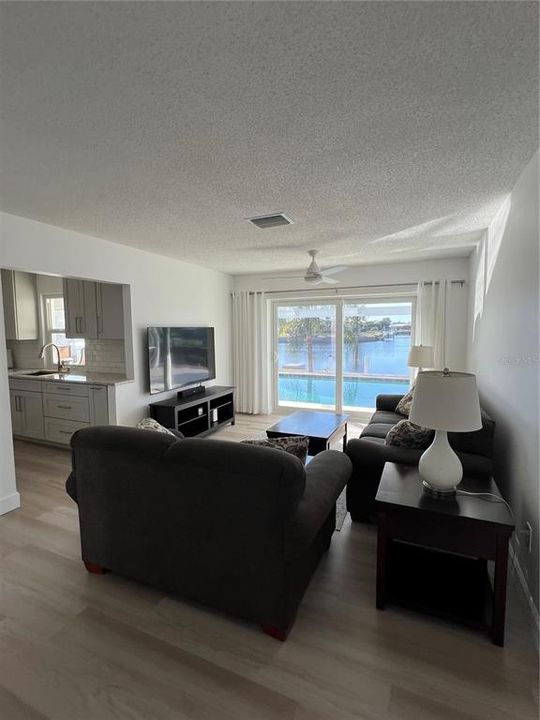 En Venta: $499,900 (2 camas, 2 baños, 1471 Pies cuadrados)