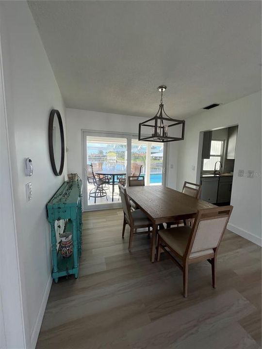 En Venta: $499,900 (2 camas, 2 baños, 1471 Pies cuadrados)