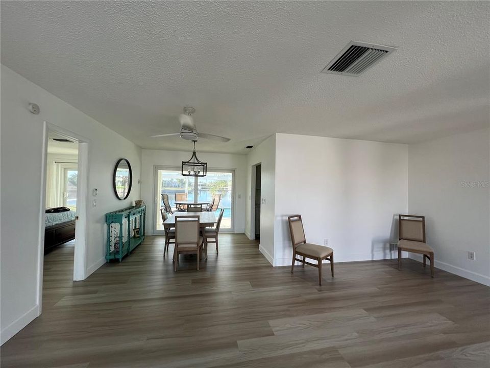 En Venta: $499,900 (2 camas, 2 baños, 1471 Pies cuadrados)