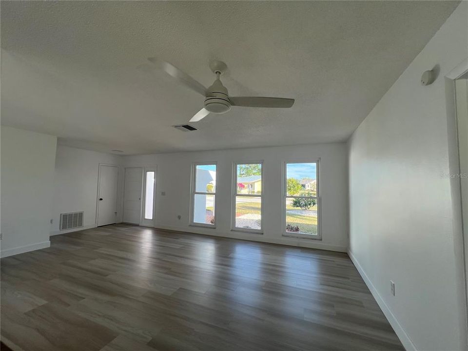 En Venta: $499,900 (2 camas, 2 baños, 1471 Pies cuadrados)