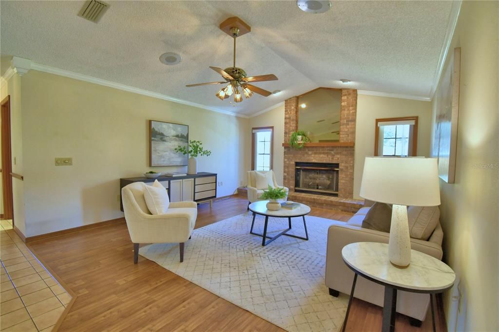 待售: $550,000 (3 贝兹, 2 浴室, 2315 平方英尺)