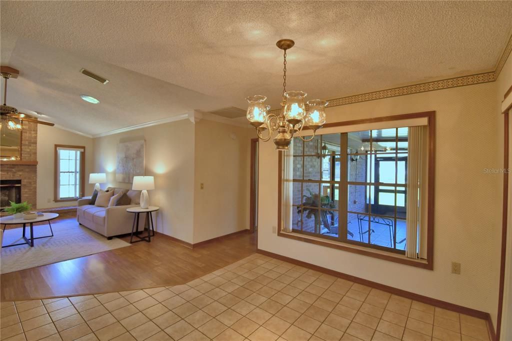 待售: $550,000 (3 贝兹, 2 浴室, 2315 平方英尺)