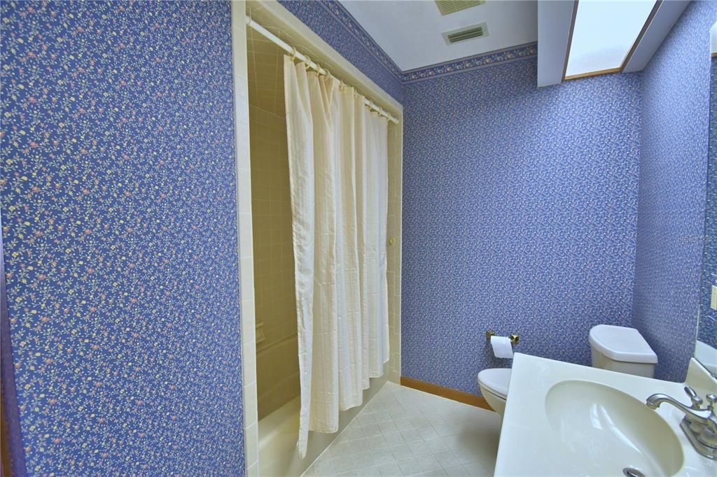 待售: $550,000 (3 贝兹, 2 浴室, 2315 平方英尺)