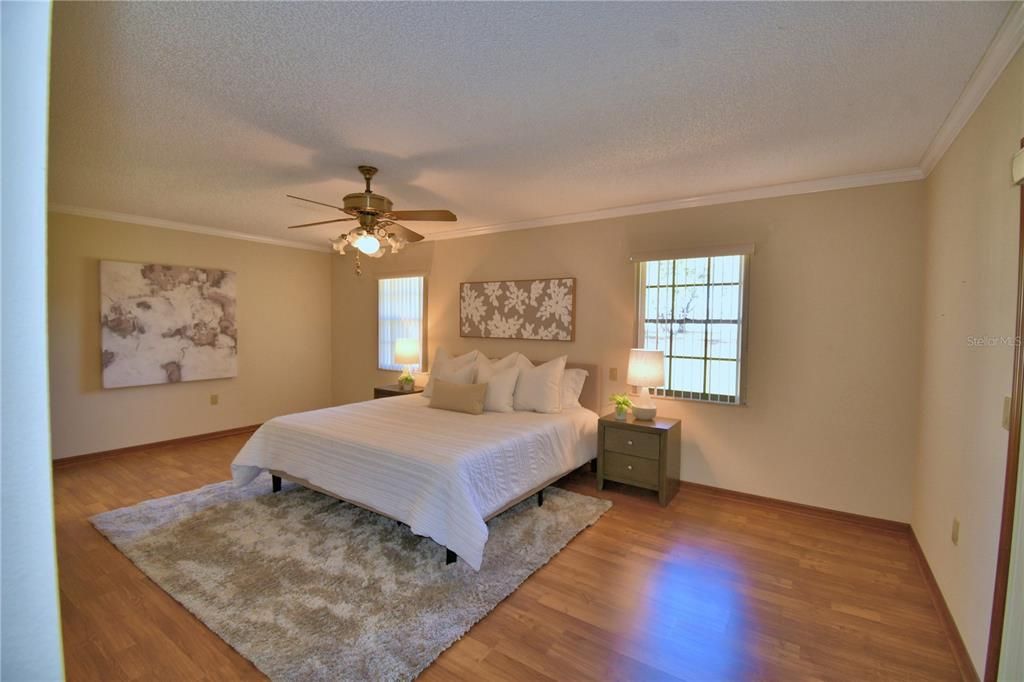 待售: $550,000 (3 贝兹, 2 浴室, 2315 平方英尺)