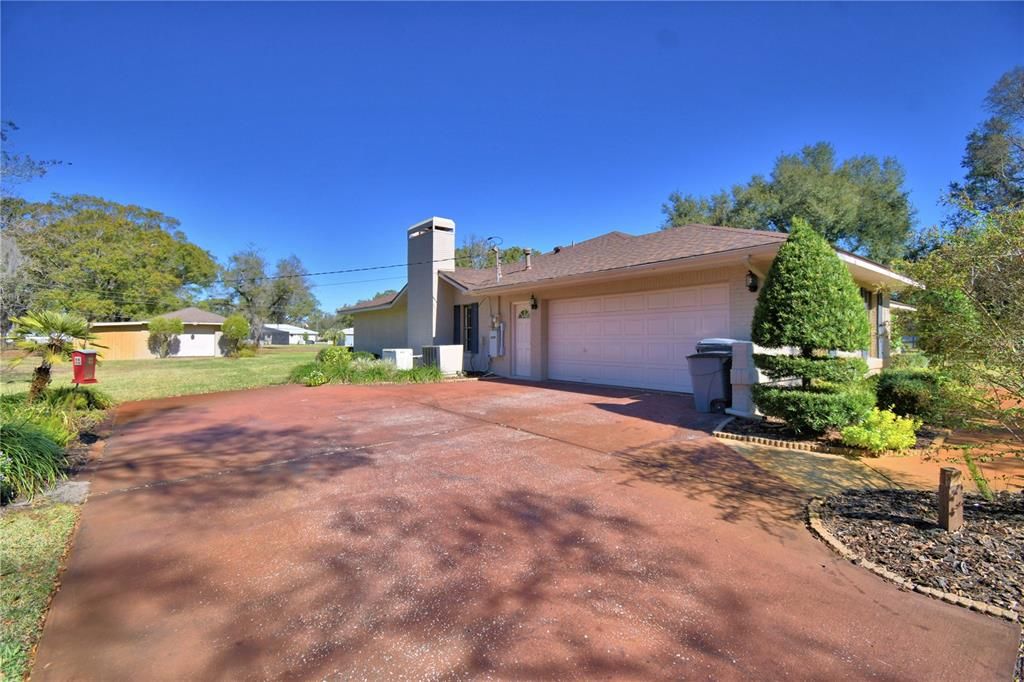 待售: $550,000 (3 贝兹, 2 浴室, 2315 平方英尺)