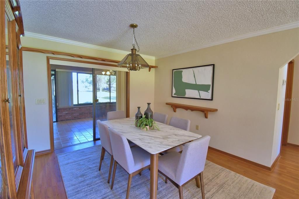 待售: $550,000 (3 贝兹, 2 浴室, 2315 平方英尺)