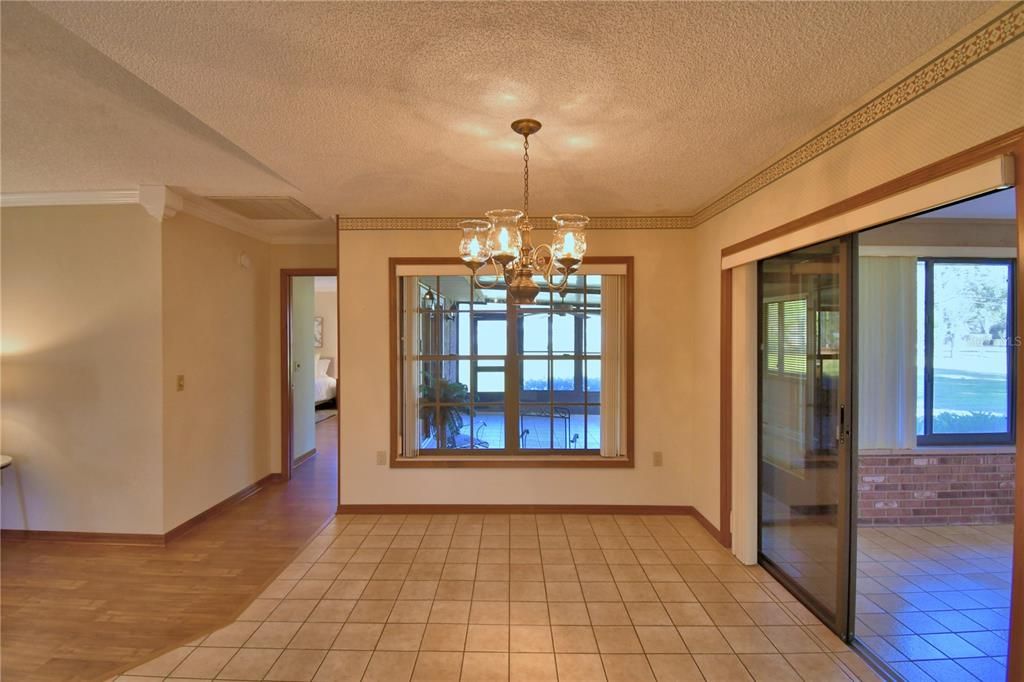 待售: $550,000 (3 贝兹, 2 浴室, 2315 平方英尺)