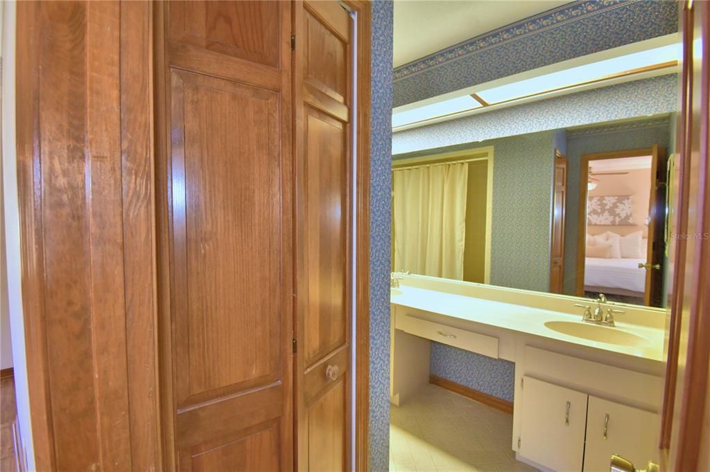 待售: $550,000 (3 贝兹, 2 浴室, 2315 平方英尺)