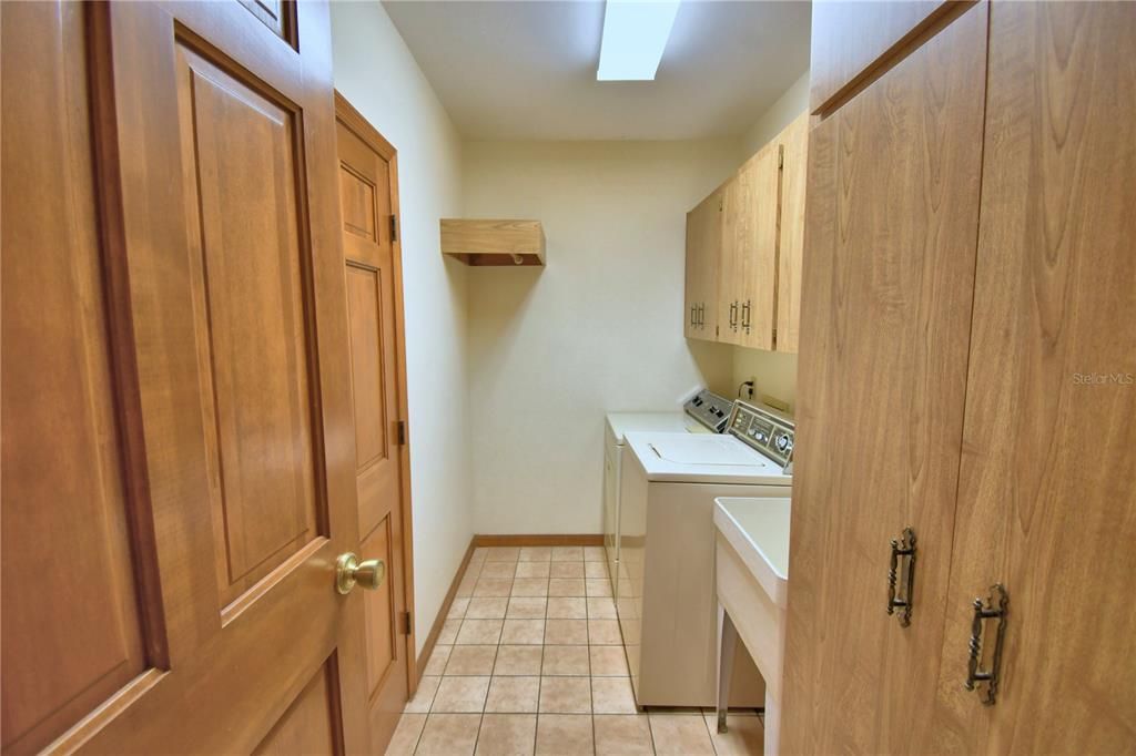 待售: $550,000 (3 贝兹, 2 浴室, 2315 平方英尺)