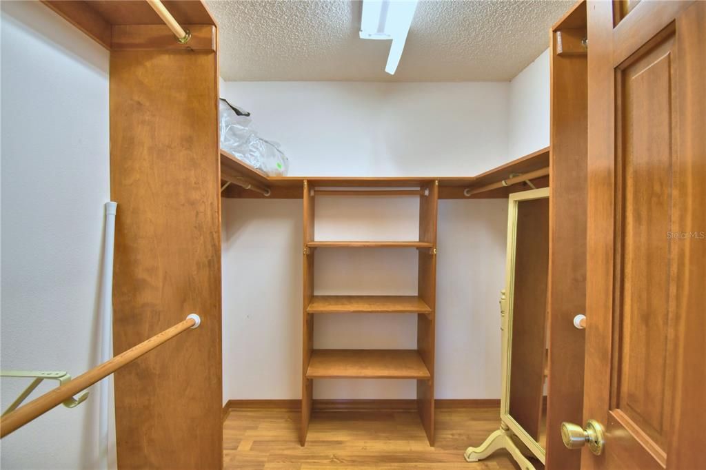 待售: $550,000 (3 贝兹, 2 浴室, 2315 平方英尺)