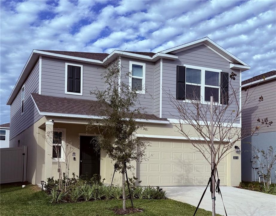 For Sale: $385,000 (6 beds, 3 baths, 2463 Square Feet)