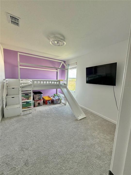 For Sale: $385,000 (6 beds, 3 baths, 2463 Square Feet)