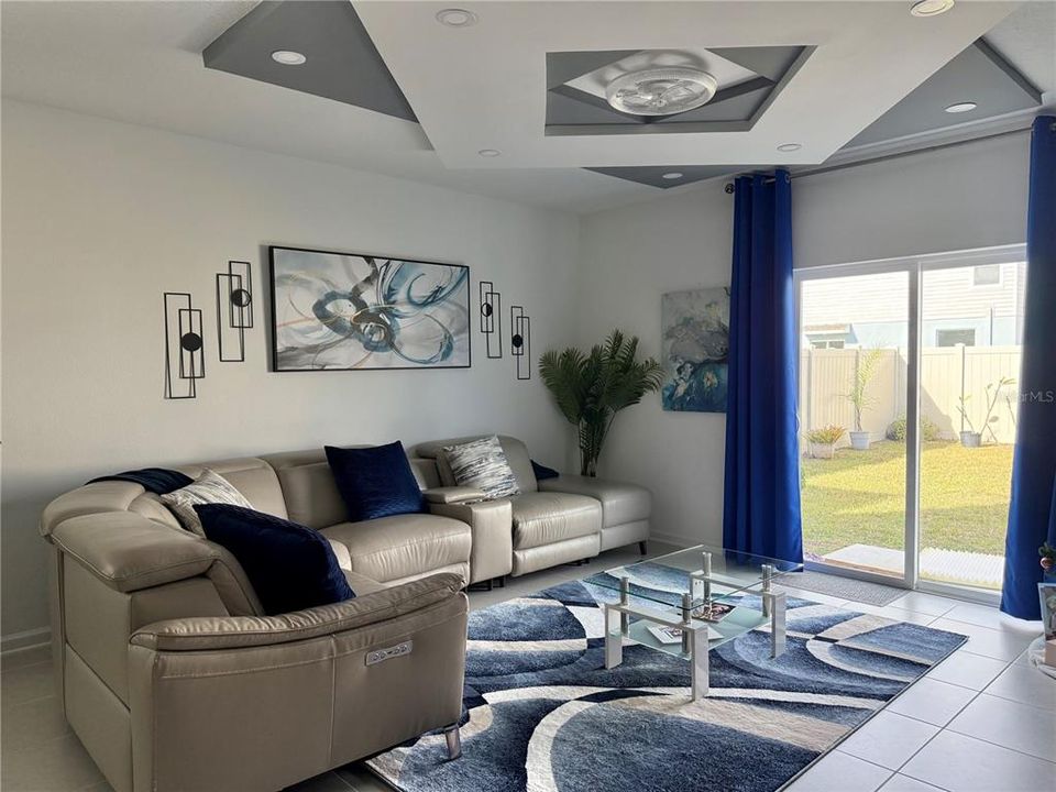 For Sale: $385,000 (6 beds, 3 baths, 2463 Square Feet)