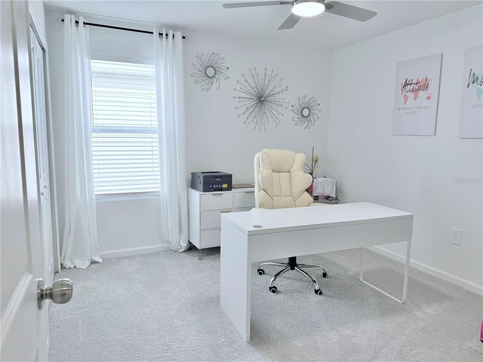 For Sale: $385,000 (6 beds, 3 baths, 2463 Square Feet)