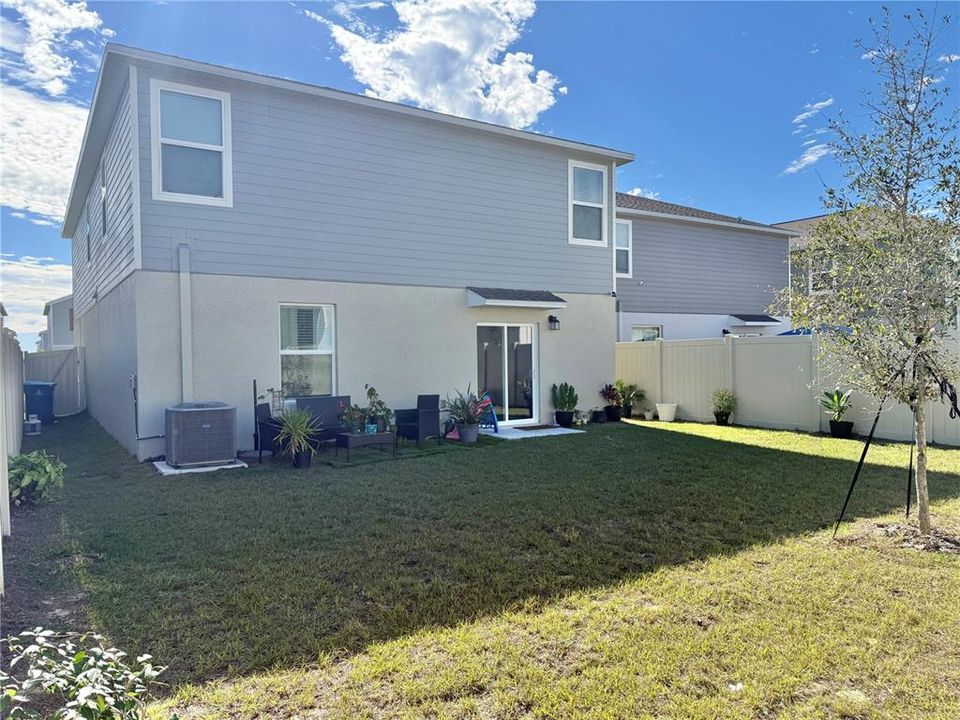 For Sale: $385,000 (6 beds, 3 baths, 2463 Square Feet)