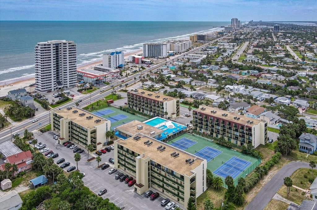 For Sale: $109,000 (1 beds, 1 baths, 590 Square Feet)