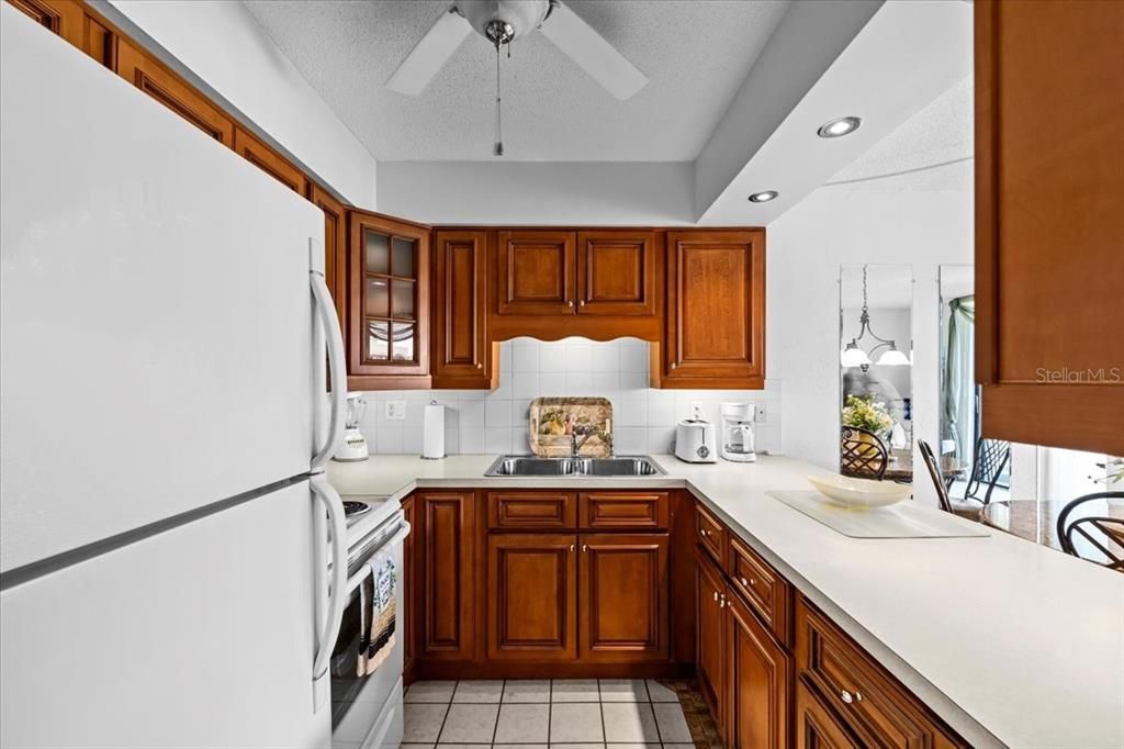 For Sale: $109,000 (1 beds, 1 baths, 590 Square Feet)