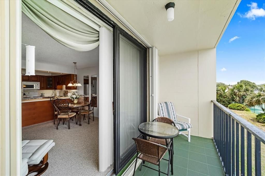 For Sale: $109,000 (1 beds, 1 baths, 590 Square Feet)