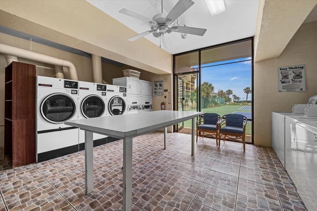 For Sale: $109,000 (1 beds, 1 baths, 590 Square Feet)